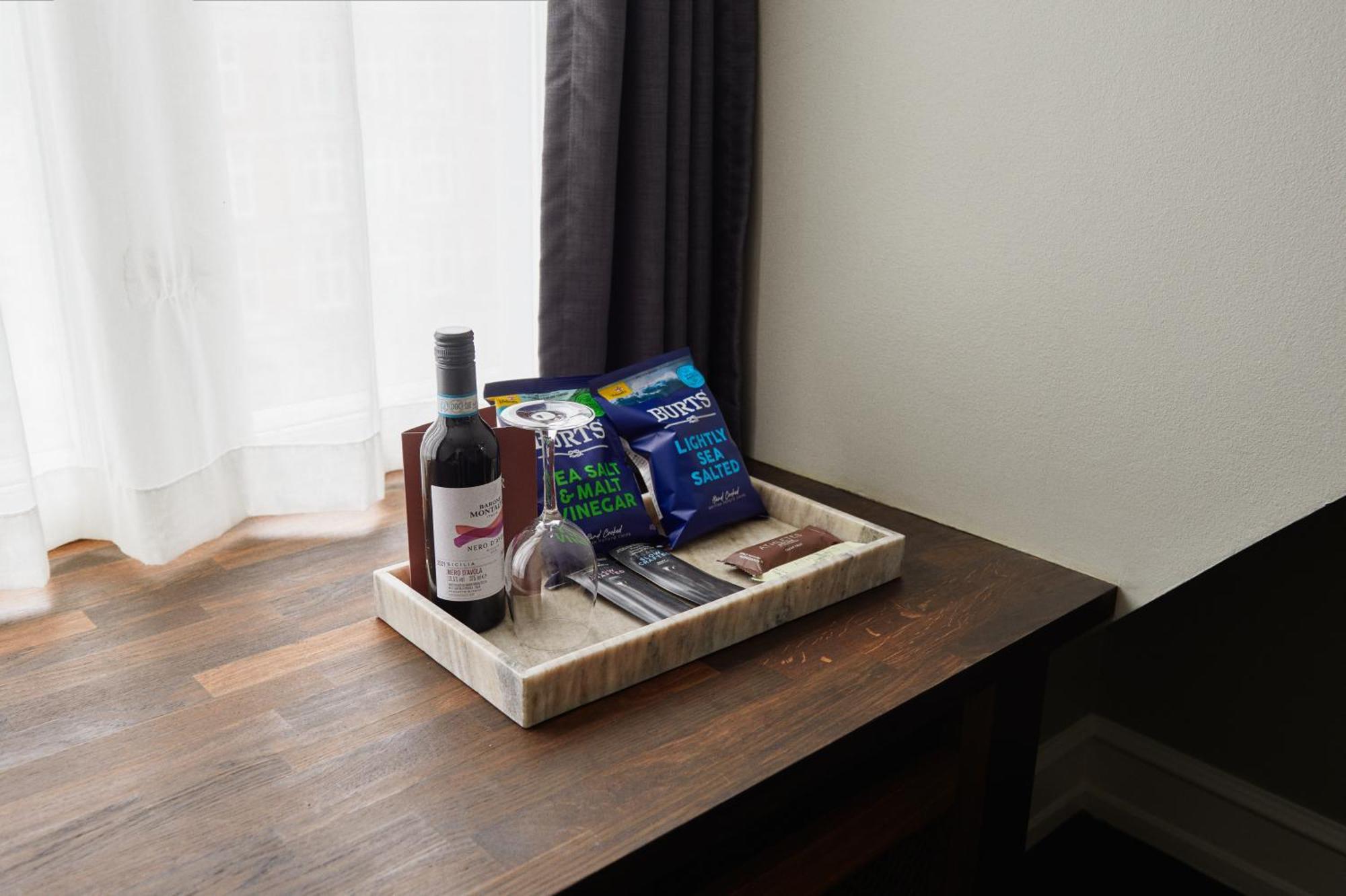 Twin Room,1588035145:JPEG